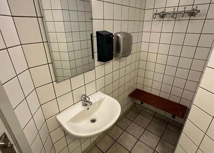 Veludstyret Bad, Med Indbygget Varme Og Gratis Wifi بوتيل فابورغ